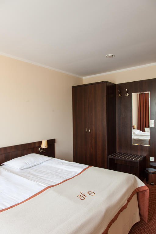 Hotel Ostrawa Wodzisław Śląski Buitenkant foto