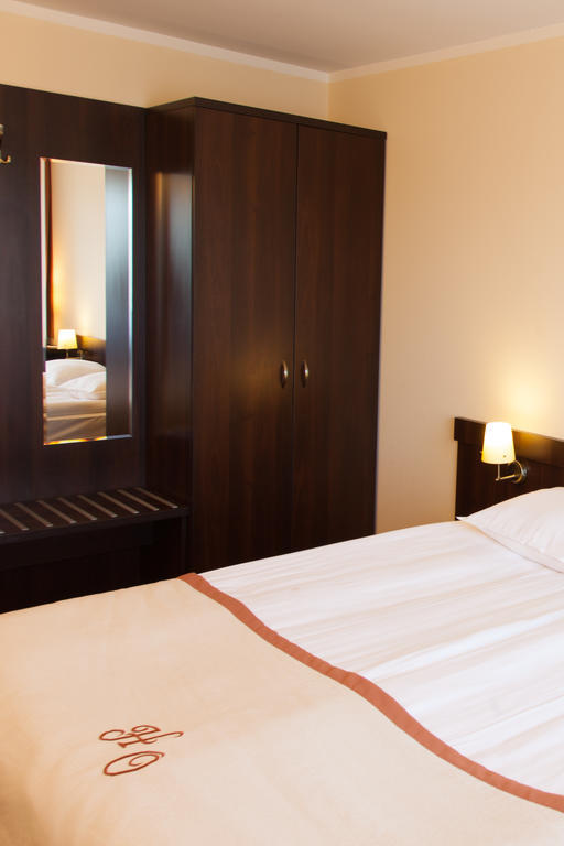 Hotel Ostrawa Wodzisław Śląski Buitenkant foto