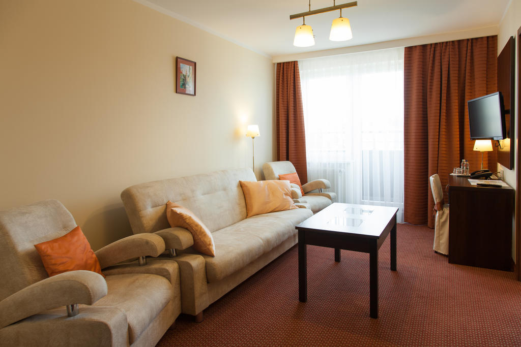 Hotel Ostrawa Wodzisław Śląski Buitenkant foto