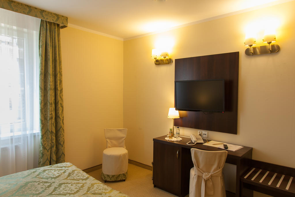 Hotel Ostrawa Wodzisław Śląski Buitenkant foto